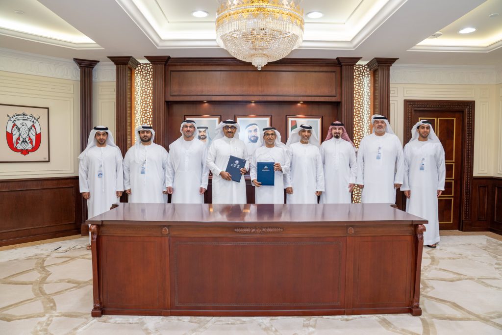 هيئة الربط الكهربائي وصندوق أبوظبي للتنمية يوقعان اتفاقية لتمويل مشروع توسعة وتطوير الربط الكهربائي الخليجي مع شبكة دولة الإمارات العربية المتحدة